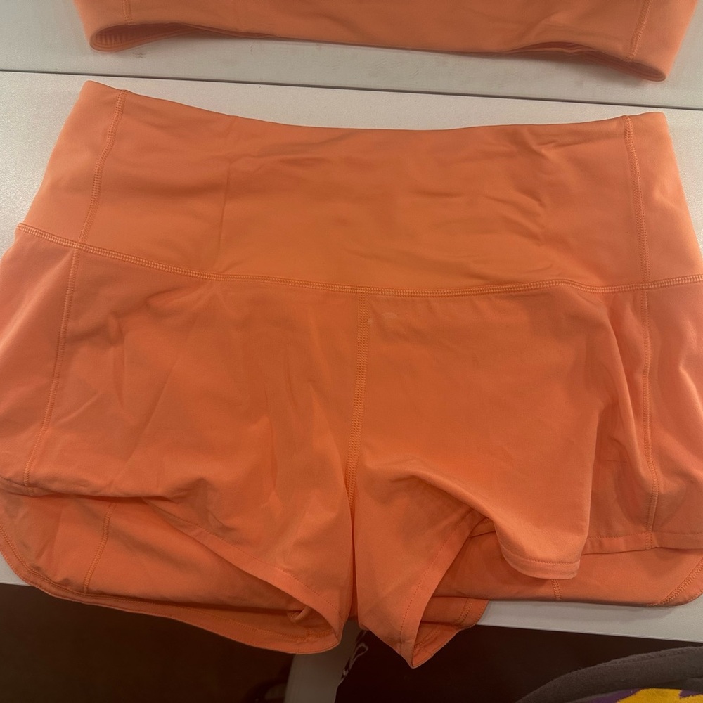 Coral Lululemon HR 2.5 in Speed Ups